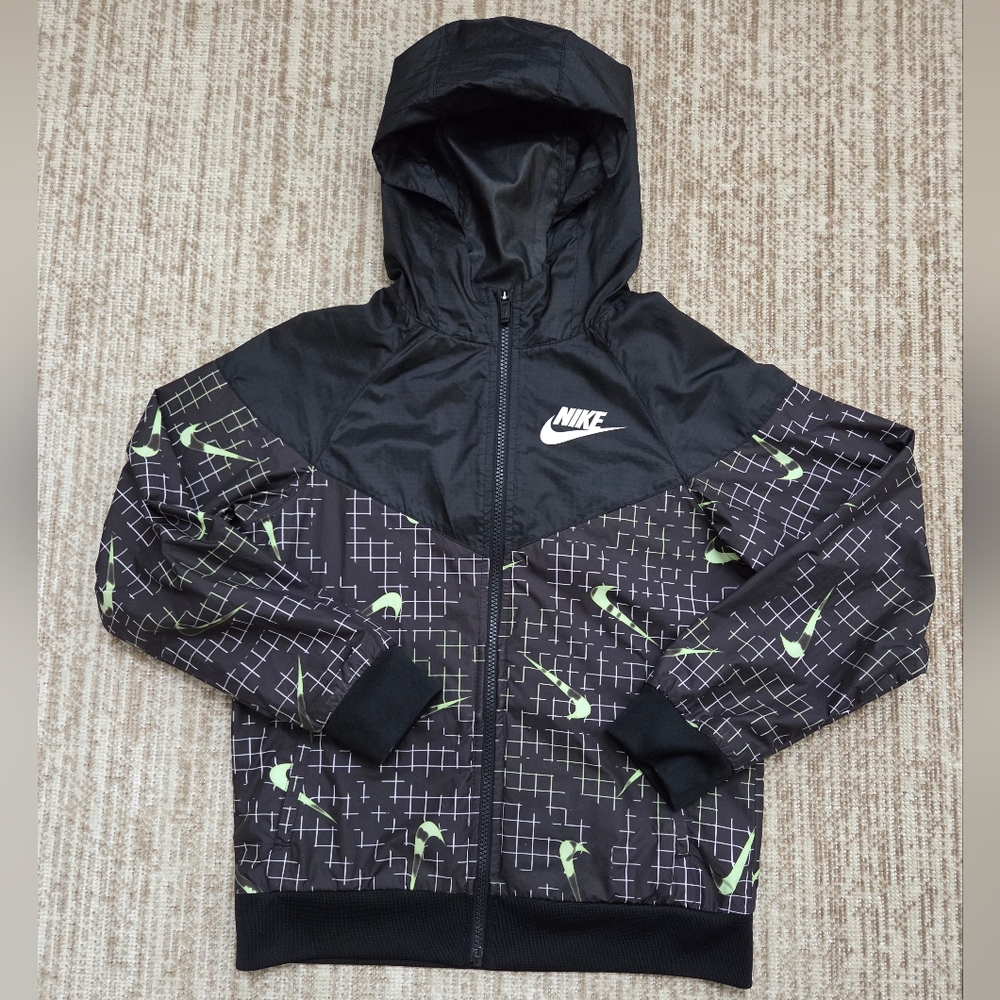 Nike Kids Windrunner Sportswear Training Black Jacket with Bright Green Accents